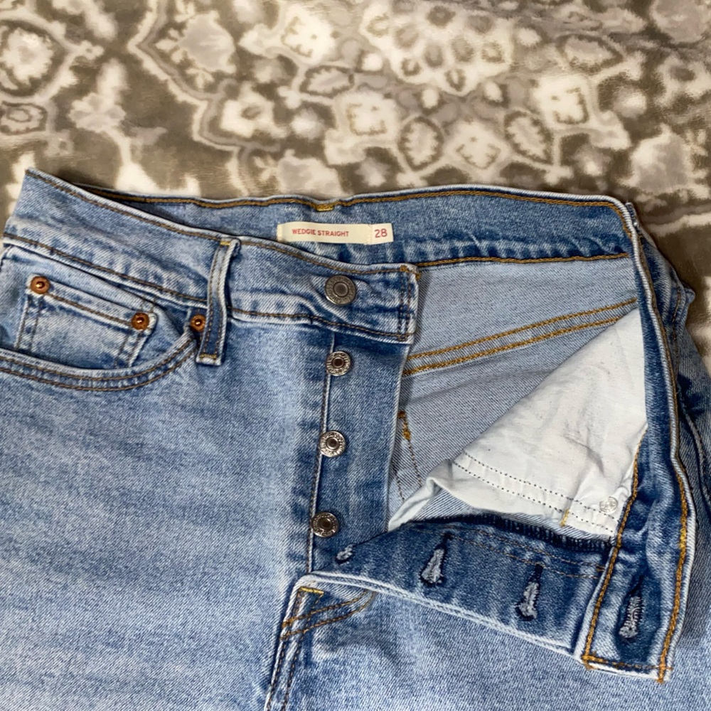 Levi’s Wedgie Straight